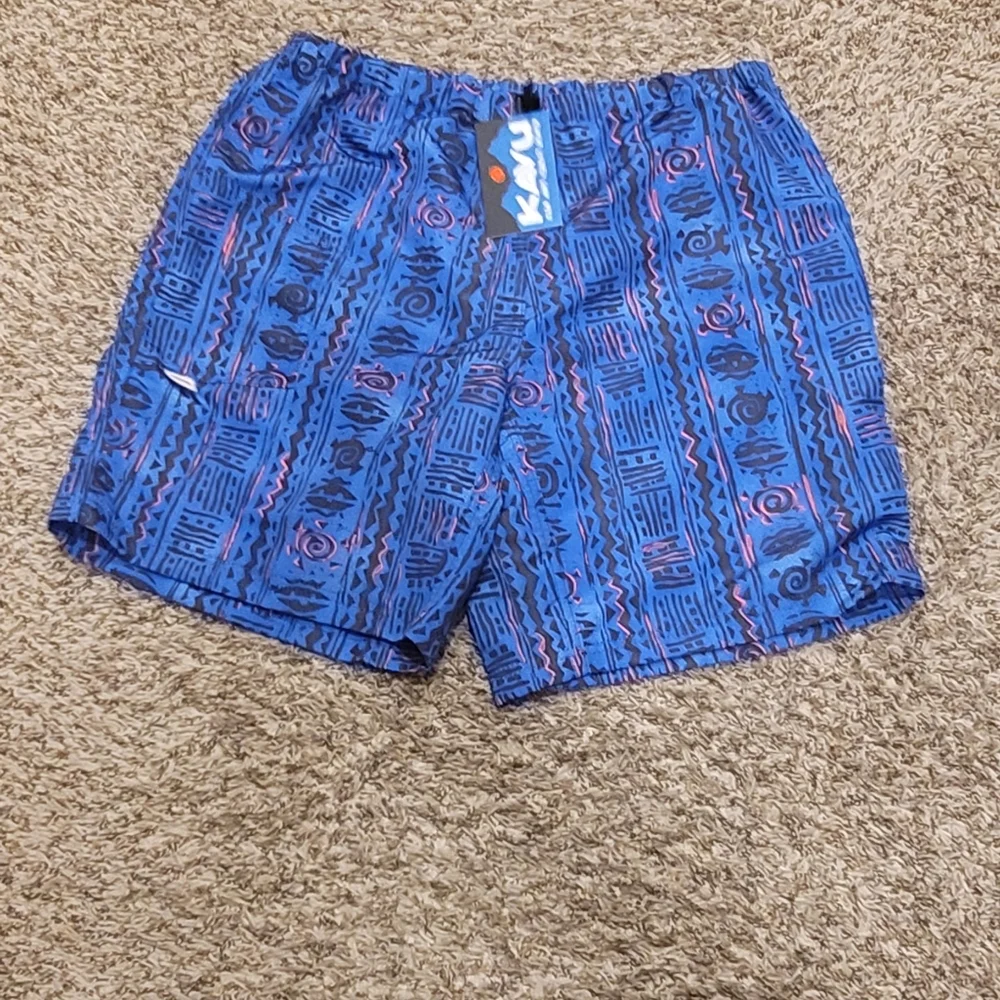 Shorts - Picture 3 of 3